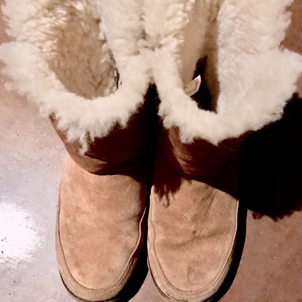 Uggs size 6. I wore these a lot!